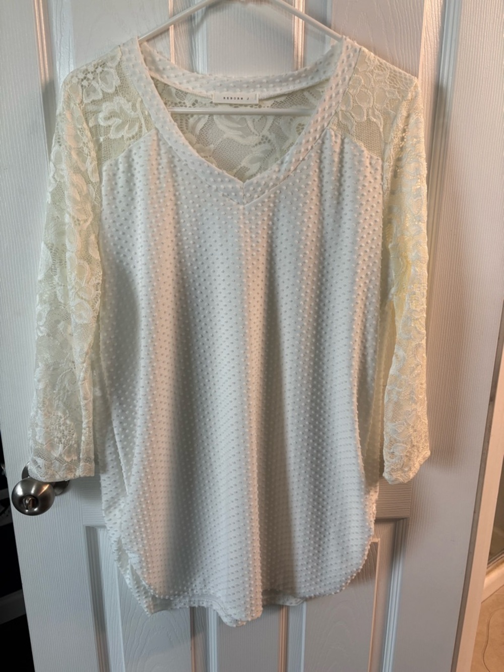 Reborn White Lace-Sleeve V-Neck Tunic